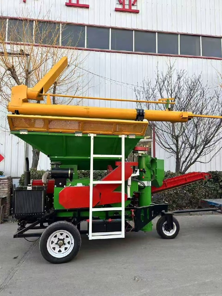 Two-axle forklift loading corn thresher
